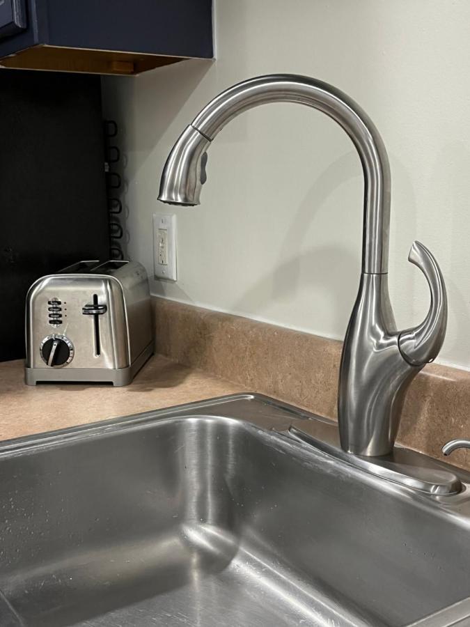 Cozy Located In A Prime Area. * Philadelphia