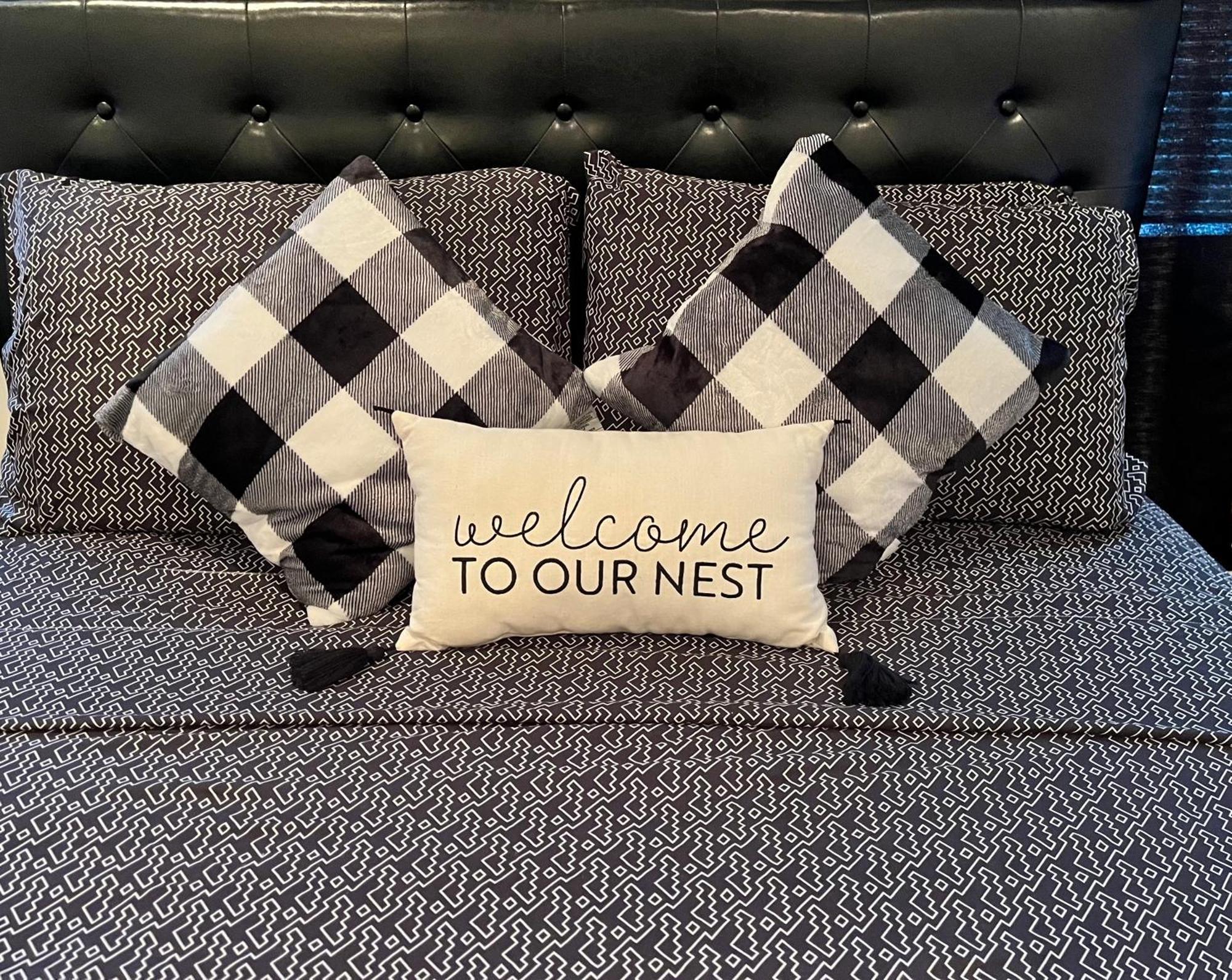 Cozy Located In A Prime Area. Philadelphia